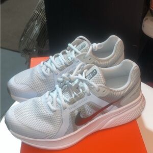 Nike Women's Run Swift 2